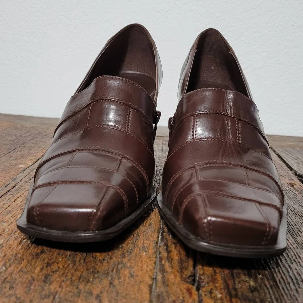 dibia 'Justice' Square Toe Brown Leather Side Zip Pumps - Picture 3 of 8